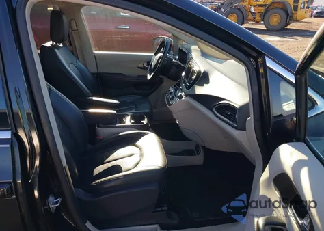 2020 Chrysler Pacifica Touring L z USA, uszkodzony, nr VIN 2C4RC1BG8LR106480